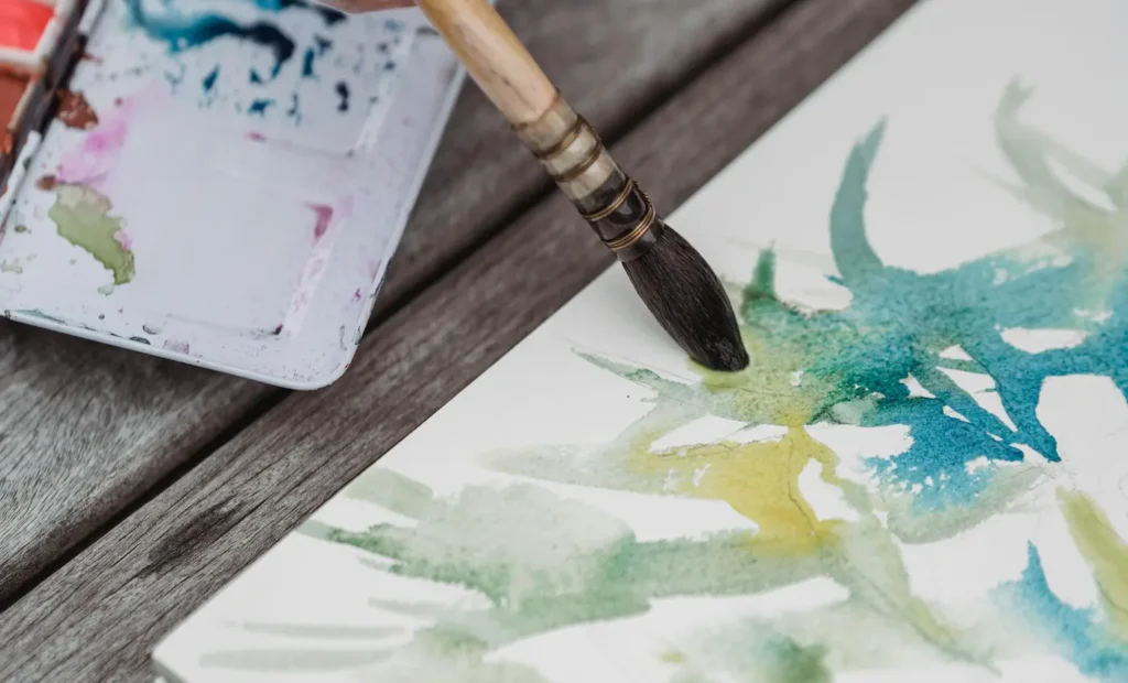 pintar y el arte reconecta con una misma y con bienestar